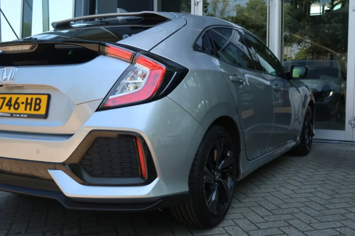 1.0 i-VTEC, Stoelverwarming, CarPlay/Android, Navi, Camera, PDC rondom etc