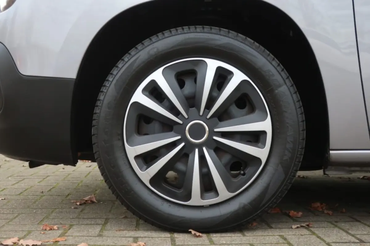 1.2 PURETECH 110PK, Airco, Cruise Control, etc