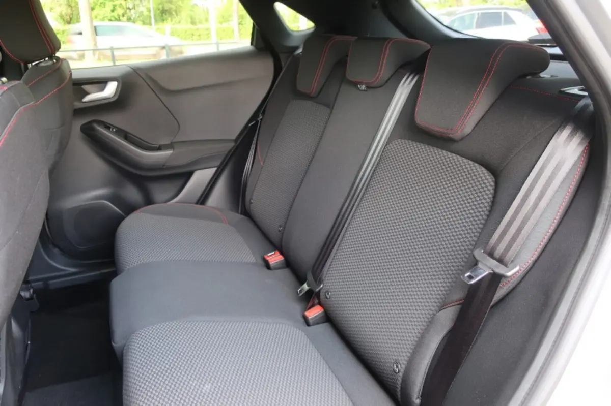 1.0 ECOBOOST HYBRID 155pK ST-LINE, All Season Banden, Clima, etc