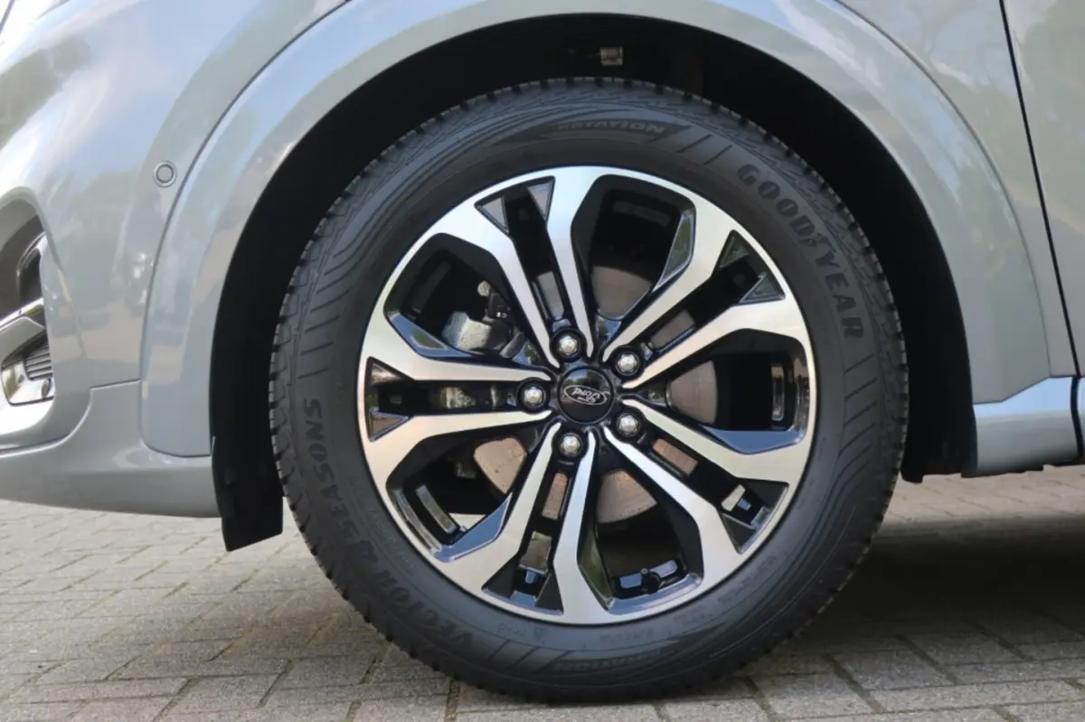 1.0 ECOBOOST HYBRID 155pK ST-LINE, All Season Banden, Clima, etc