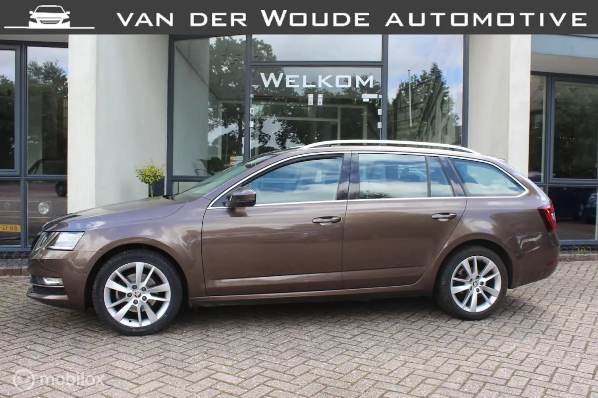 Škoda Octavia Combi 2019 Benzine Automatisch leasen