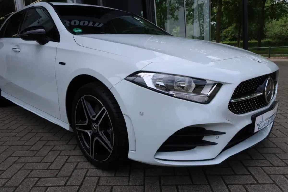 A250e AMG-Line, All Season Banden, Trekhaak, Dode Hoek Monitor, etc