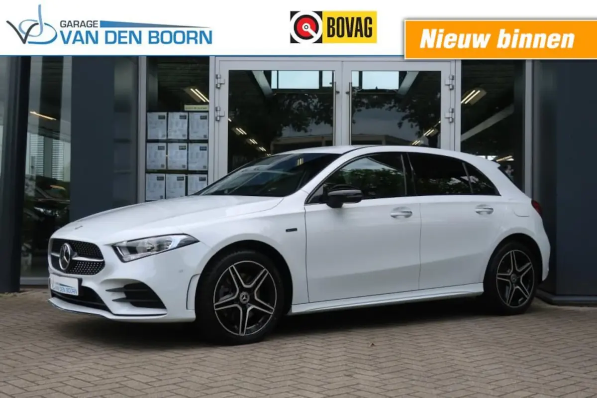 A250e AMG-Line, All Season Banden, Trekhaak, Dode Hoek Monitor, etc