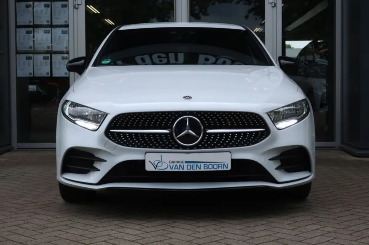 A250e AMG-Line, All Season Banden, Trekhaak, Dode Hoek Monitor, etc