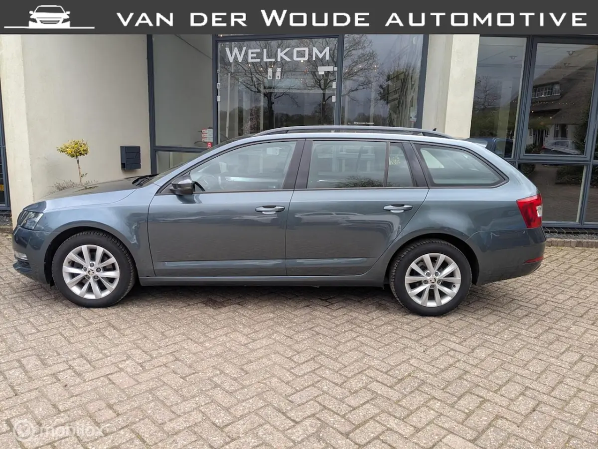 Škoda Octavia Combi 2019 Benzine Handgeschakeld leasen
