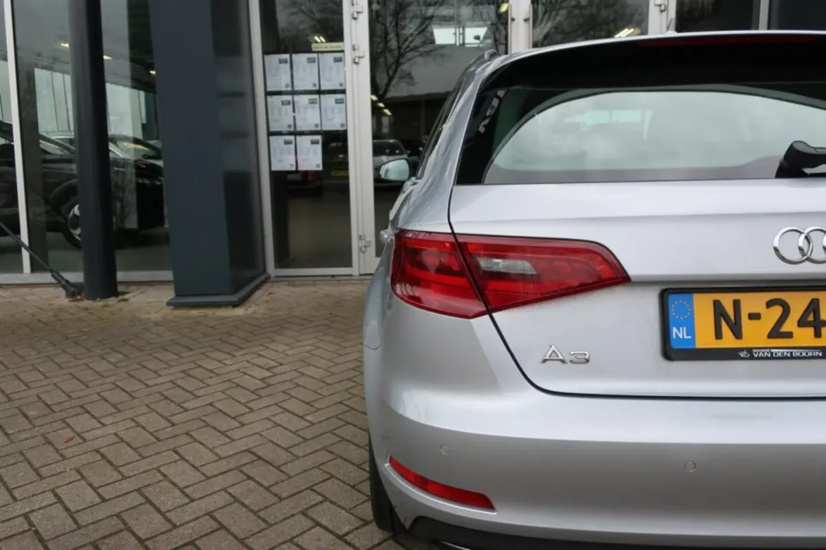 1.4 E-TRON, Adaptive Cruise, LED Verlichting, Dode Hoek Monitor, etc