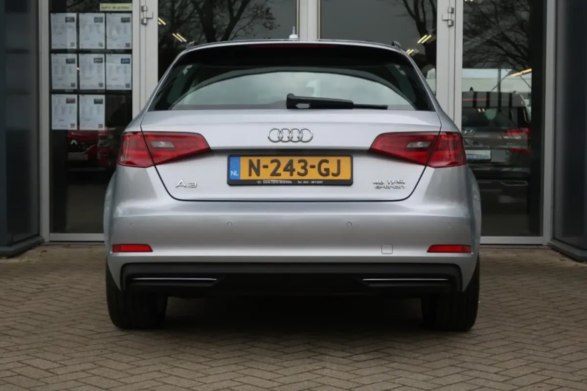 1.4 E-TRON, Adaptive Cruise, LED Verlichting, Dode Hoek Monitor, etc