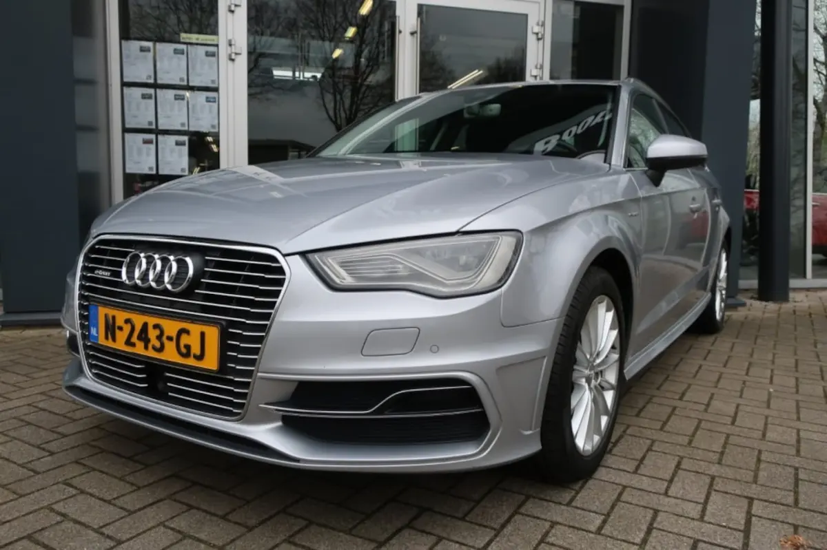 1.4 E-TRON, Adaptive Cruise, LED Verlichting, Dode Hoek Monitor, etc