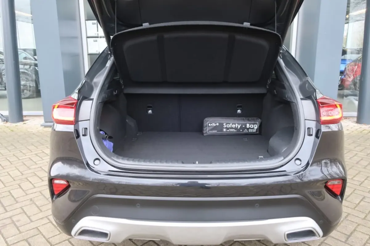 1.6 GDI PHEV, All Season Banden, LED, Navi, Apple Carplay/ Android Auto, etc