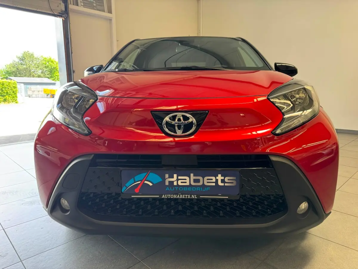 1.0 VVT-i S-CVT Automaat/Stoelverw/Carplay/cruise/Bi-tone/17 inch/pas 3000km