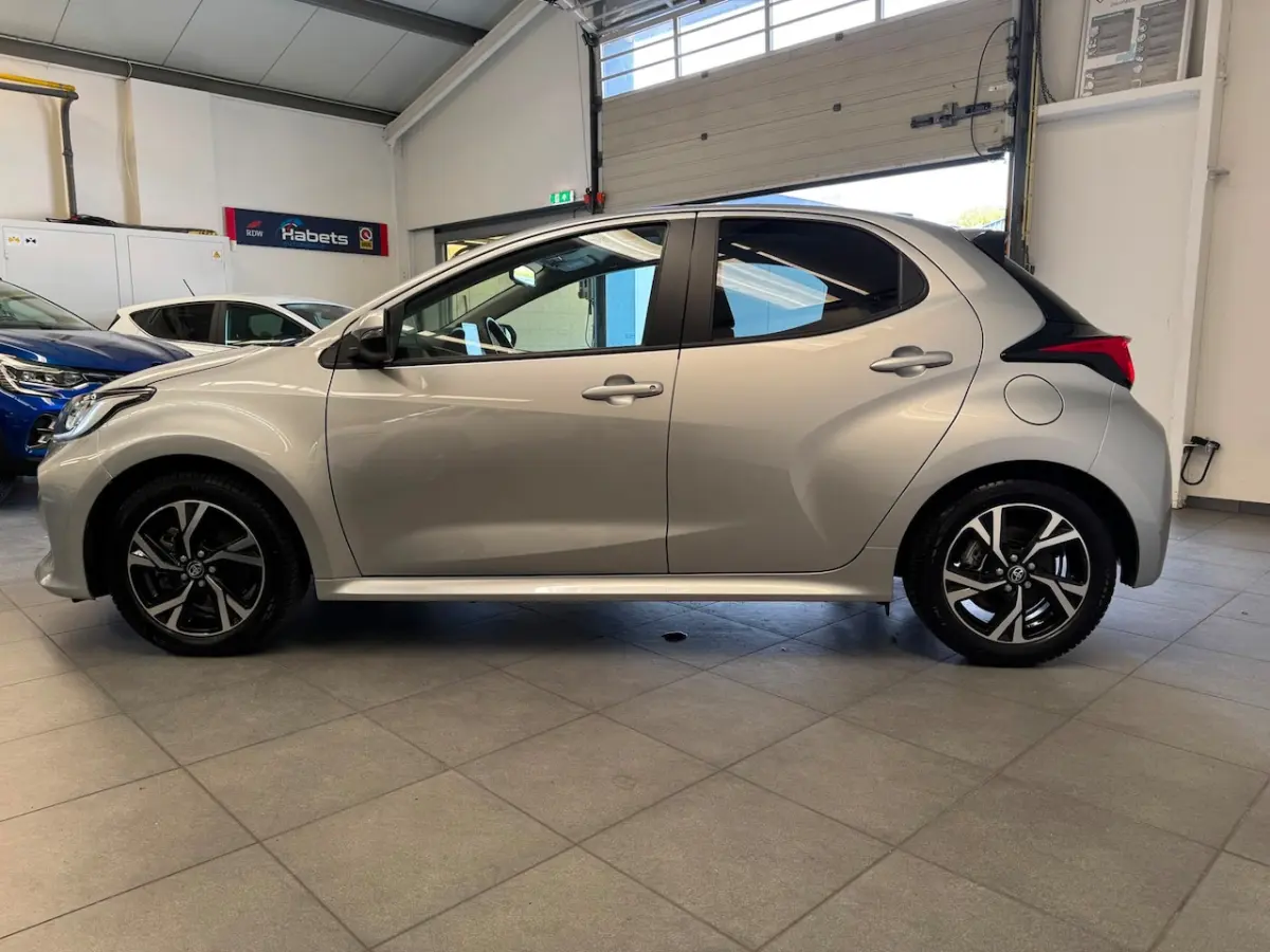 1.5 Hybrid 115 Dynamic/Stoel-Stuurverw/Carplay/ACC/Camera/hillhold/Ledverl./nieuwstaat