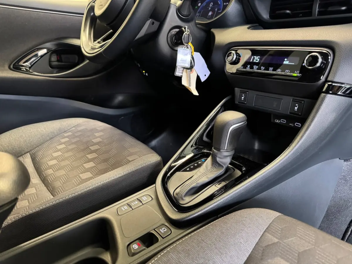1.5 Hybrid 115 Dynamic/Stoel-Stuurverw/Carplay/ACC/Camera/hillhold/Ledverl./nieuwstaat