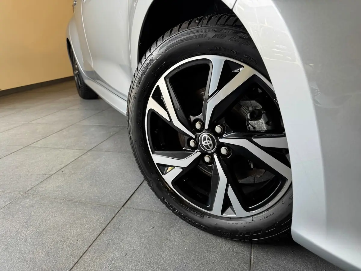 1.5 Hybrid 115 Dynamic/Stoel-Stuurverw/Carplay/ACC/Camera/hillhold/Ledverl./nieuwstaat