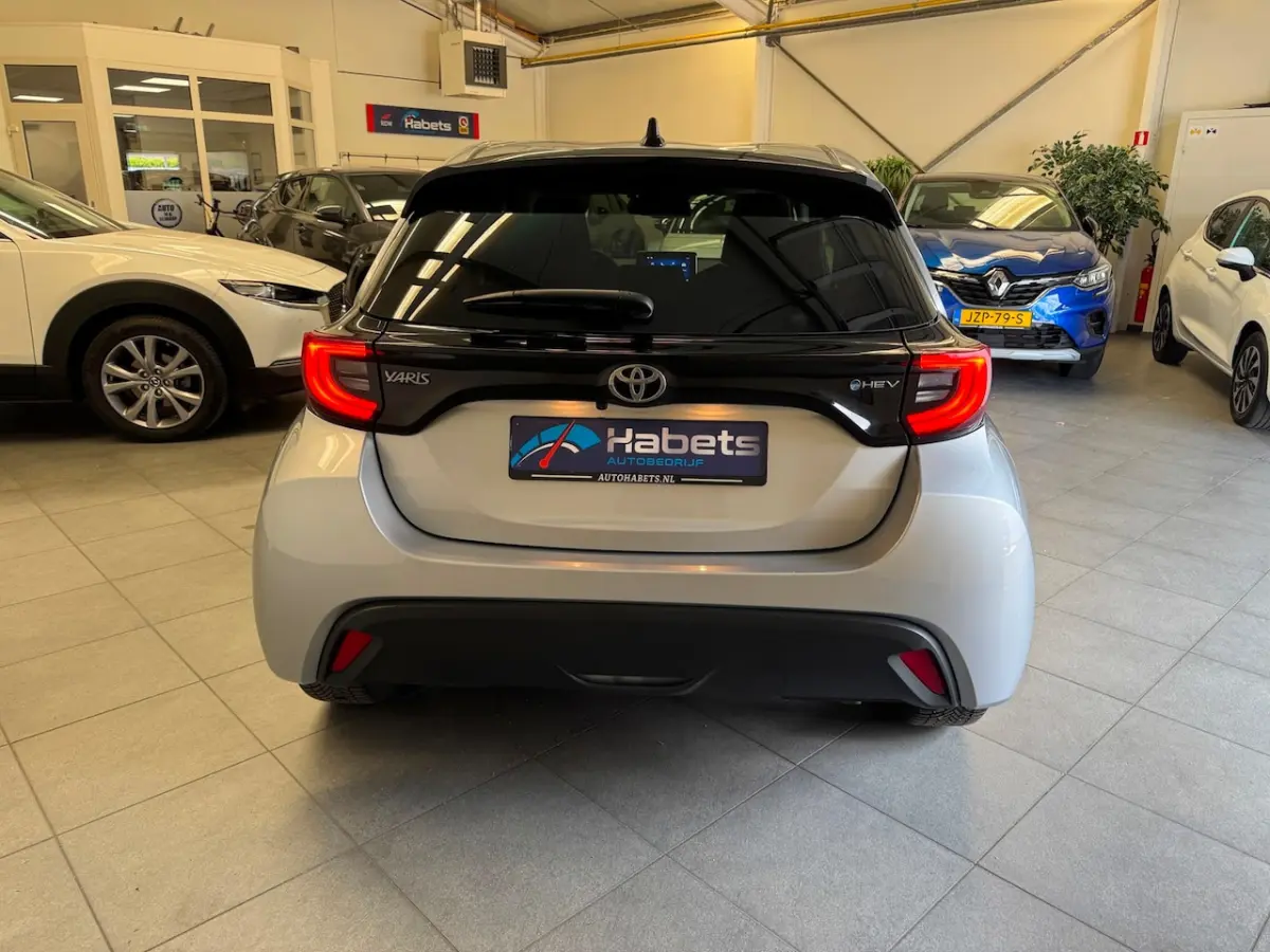 1.5 Hybrid 115 Dynamic/Stoel-Stuurverw/Carplay/ACC/Camera/hillhold/Ledverl./nieuwstaat