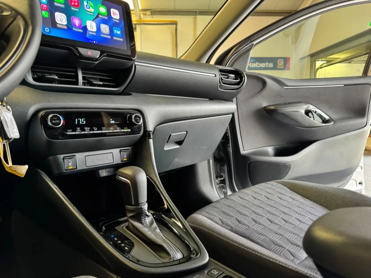 1.5 Hybrid 115 Dynamic/Stoel-Stuurverw/Carplay/ACC/Camera/hillhold/Ledverl./nieuwstaat