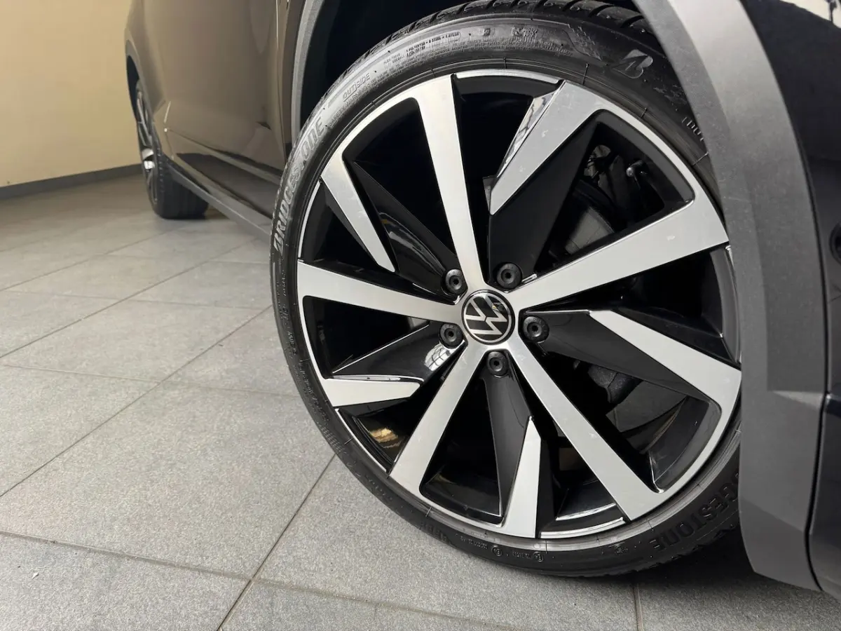1.5 TSI R-Line/Beats/stoelverw/19inch/camera/cruise/full options