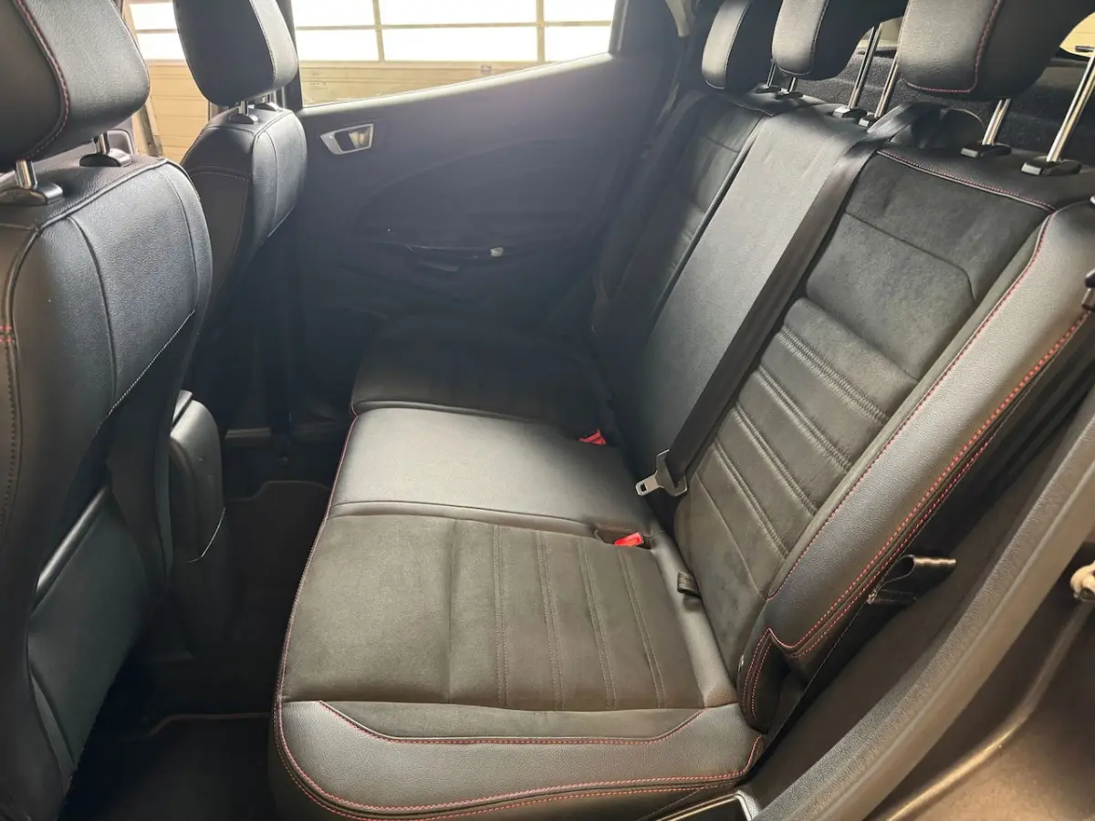 125pk ST-Line / Winterpack/Camera/carplay/Keyless/alcantara/Led/cruise