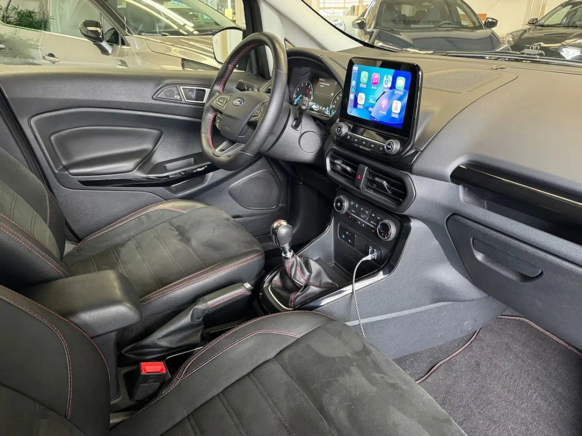 125pk ST-Line / Winterpack/Camera/carplay/Keyless/alcantara/Led/cruise
