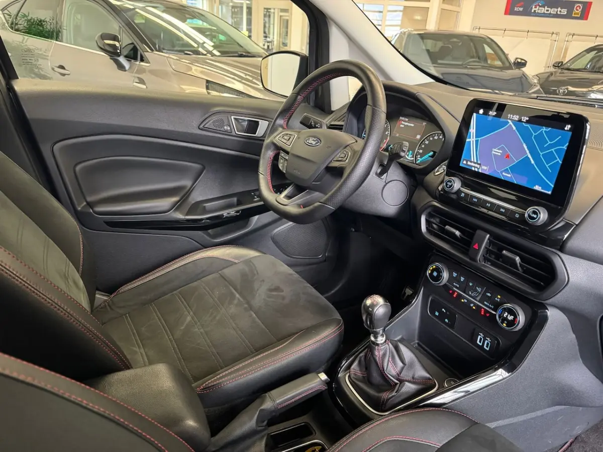 125pk ST-Line / Winterpack/Camera/carplay/Keyless/alcantara/Led/cruise