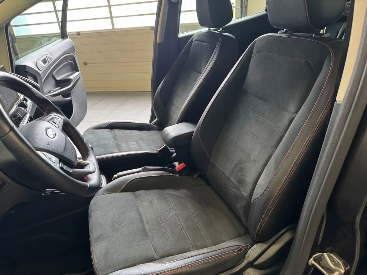 125pk ST-Line / Winterpack/Camera/carplay/Keyless/alcantara/Led/cruise