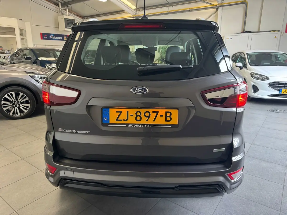125pk ST-Line / Winterpack/Camera/carplay/Keyless/alcantara/Led/cruise