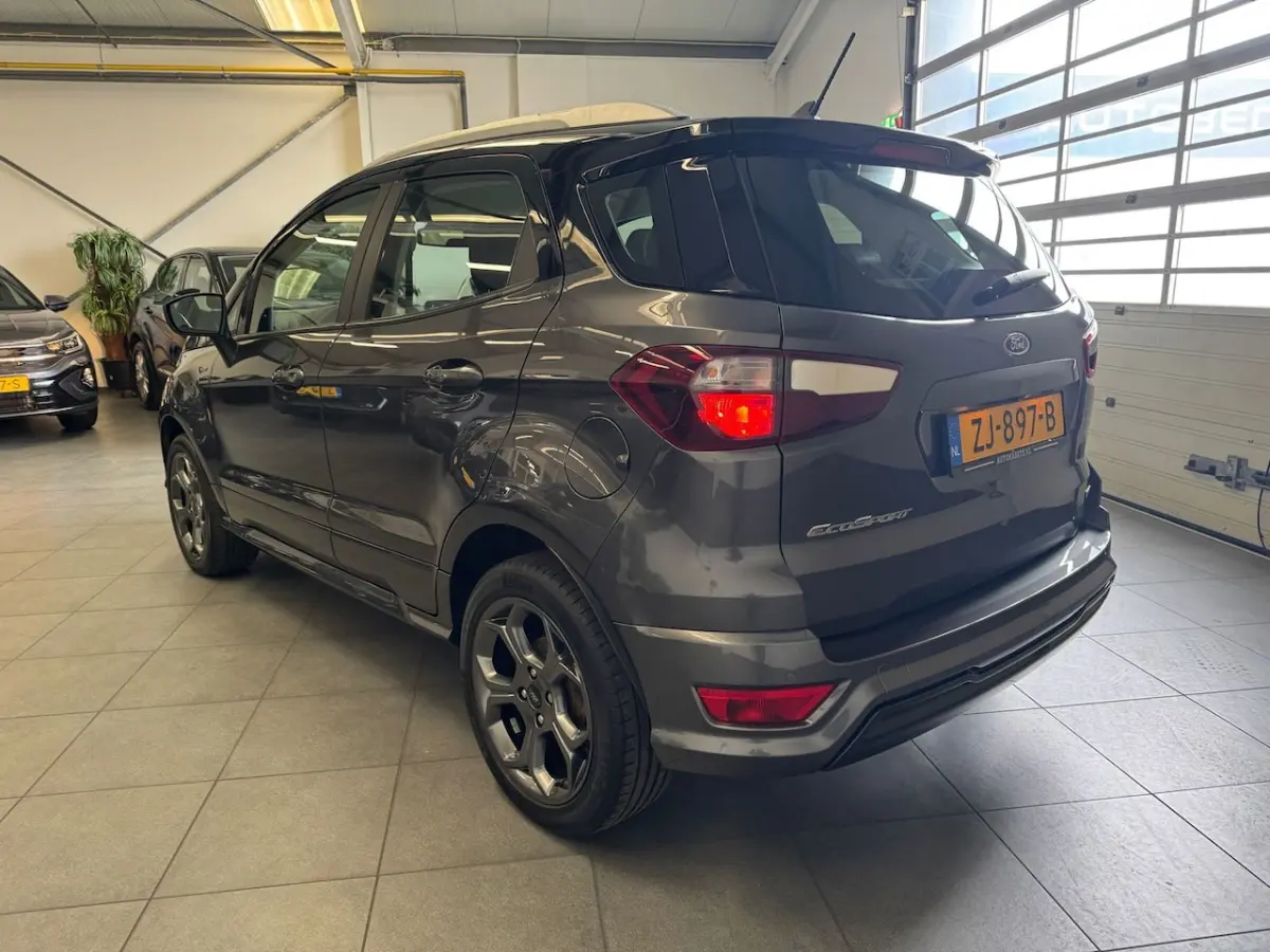 125pk ST-Line / Winterpack/Camera/carplay/Keyless/alcantara/Led/cruise