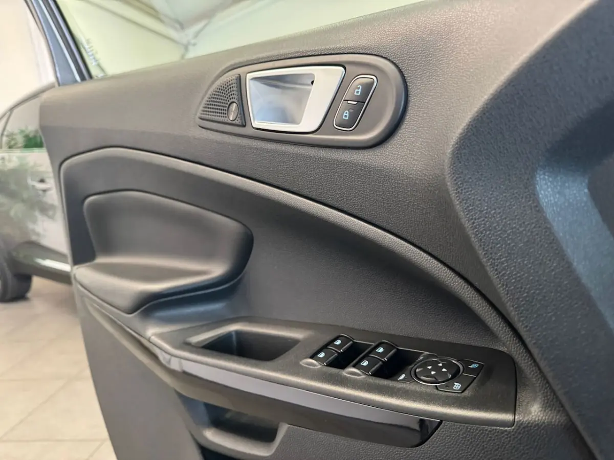 125pk ST-Line / Winterpack/Camera/carplay/Keyless/alcantara/Led/cruise