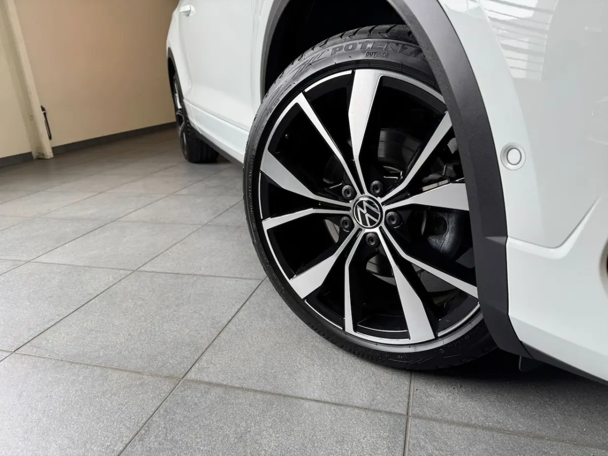 1.5 TSI R-Line /IQ.light/stoel-stuurverw/19inch/ACC/Camera/1e eigenaar