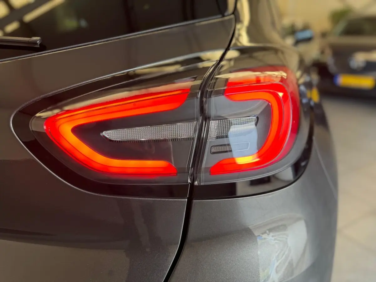 1.0 EcoBoost Hybrid ST-Line - Adapt, cruise - Stoel/stuurverw. - Vol opties -1e eigenaar