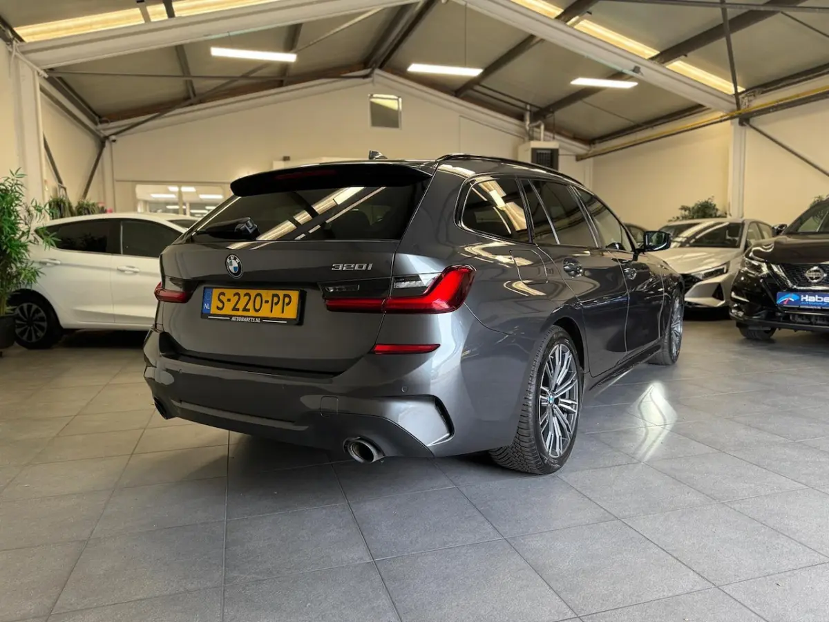 320i M sport pakket - M shadowline - Business Pack - 1e eigenaar