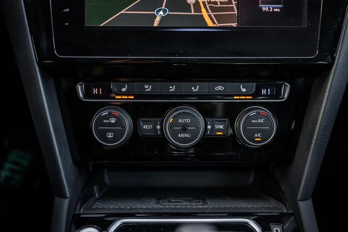 1.5 TSI R-Line|Camera|Acc|Lane-Assist|Keyless-Entry|