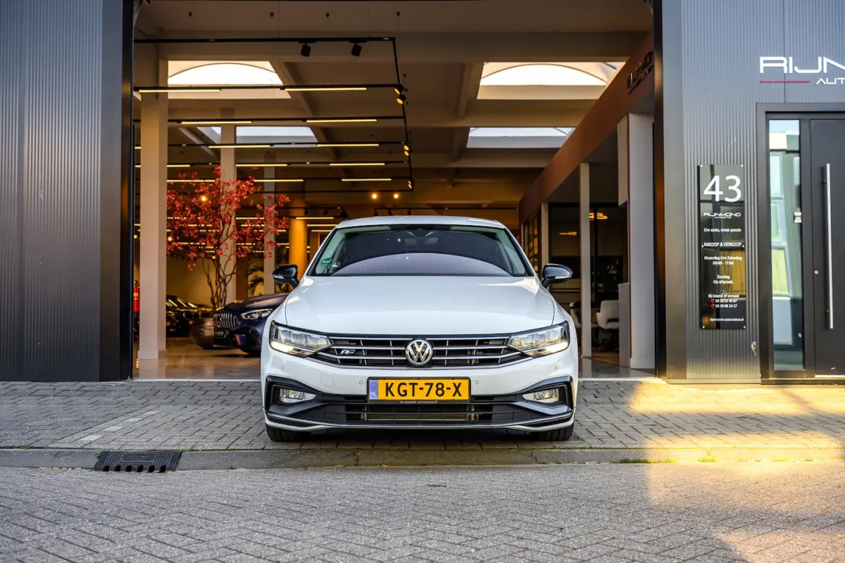 1.5 TSI R-Line|Camera|Acc|Lane-Assist|Keyless-Entry|