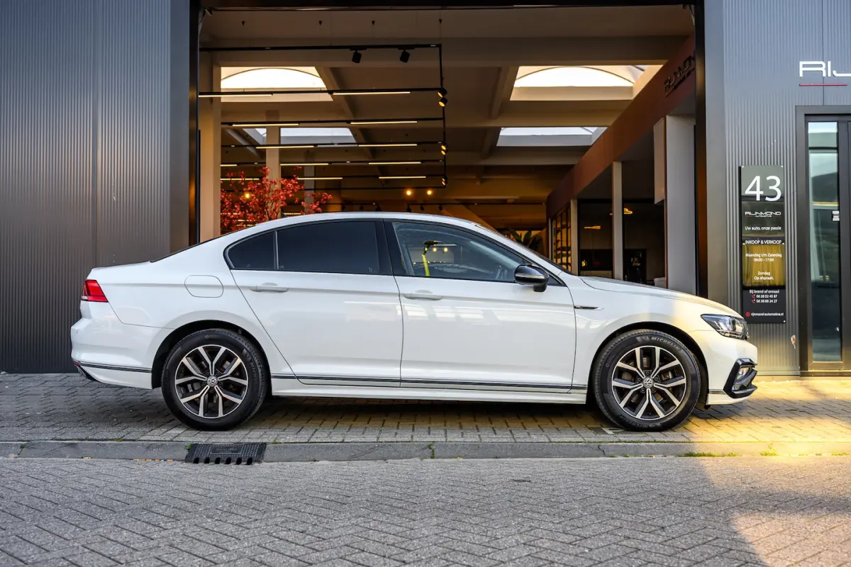 1.5 TSI R-Line|Camera|Acc|Lane-Assist|Keyless-Entry|