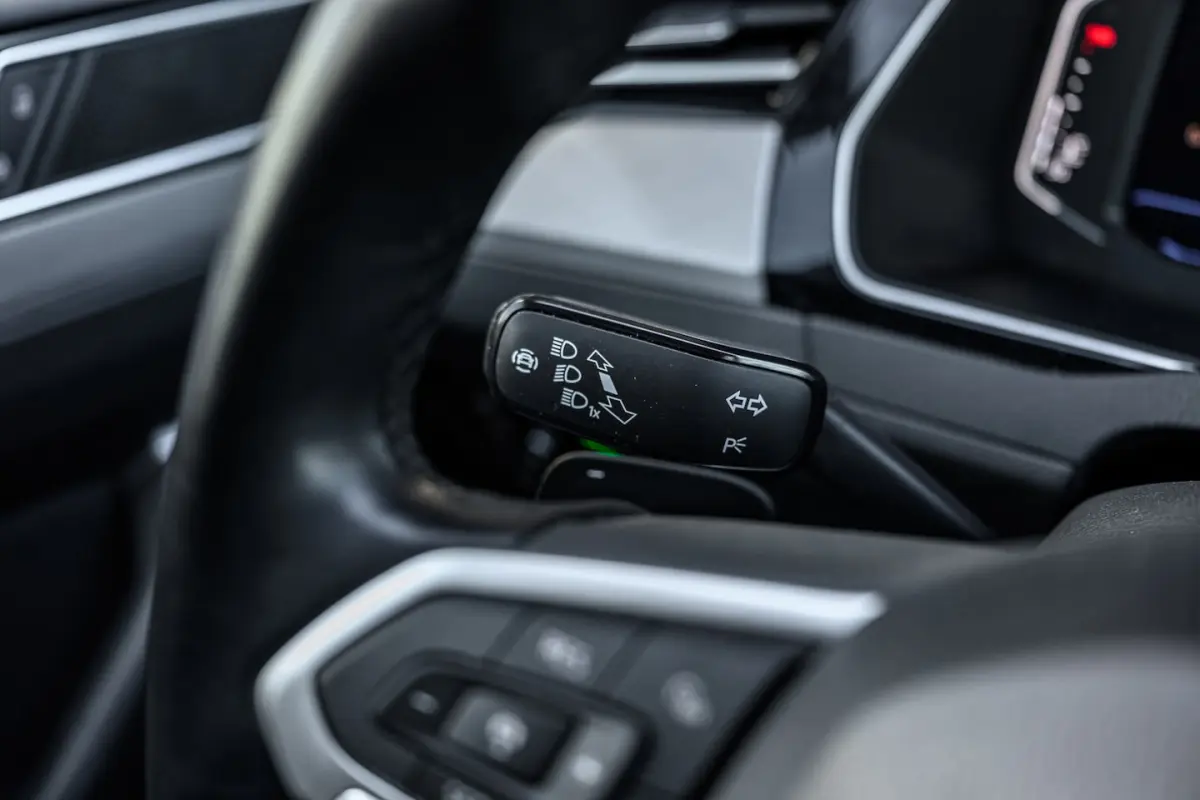 1.5 TSI R-Line|Camera|Acc|Lane-Assist|Keyless-Entry|