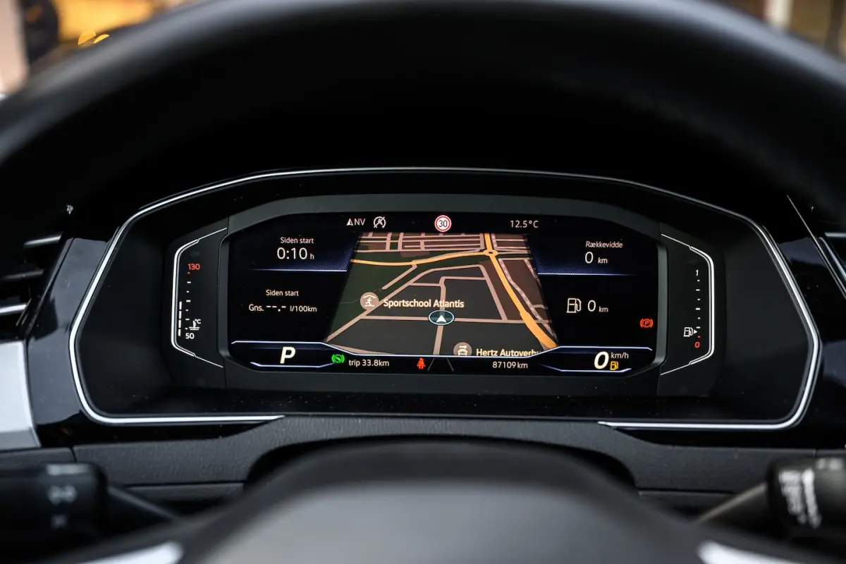 1.5 TSI R-Line|Camera|Acc|Lane-Assist|Keyless-Entry|