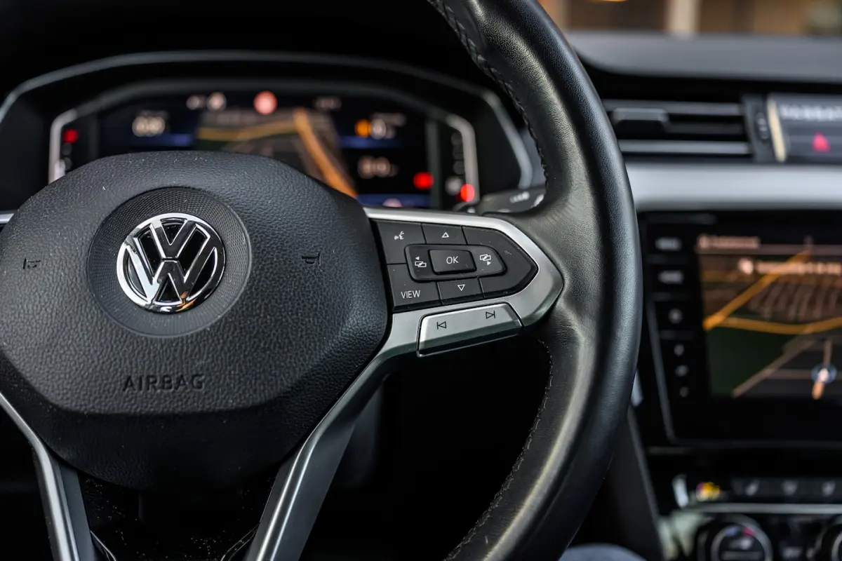 1.5 TSI R-Line|Camera|Acc|Lane-Assist|Keyless-Entry|