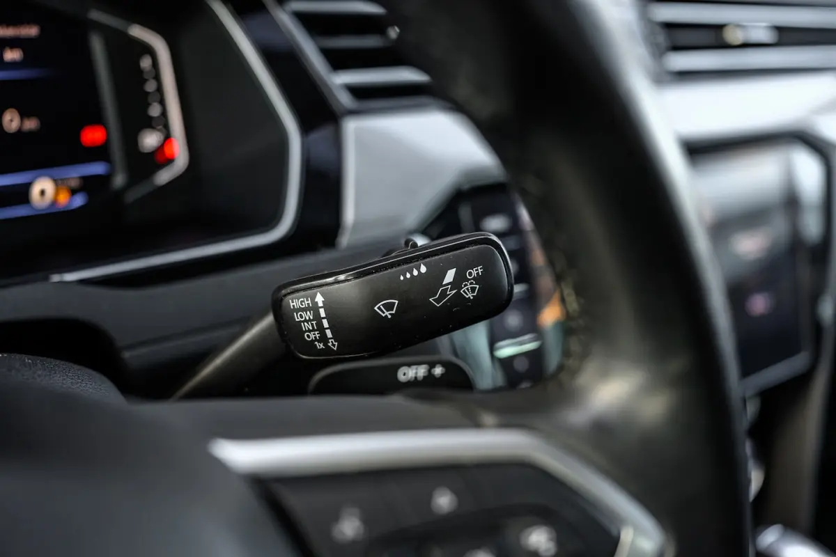 1.5 TSI R-Line|Camera|Acc|Lane-Assist|Keyless-Entry|