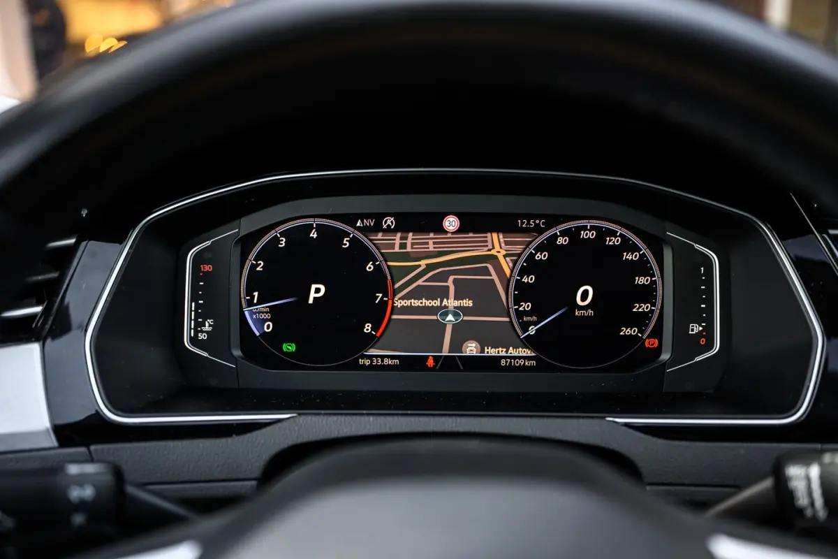 1.5 TSI R-Line|Camera|Acc|Lane-Assist|Keyless-Entry|