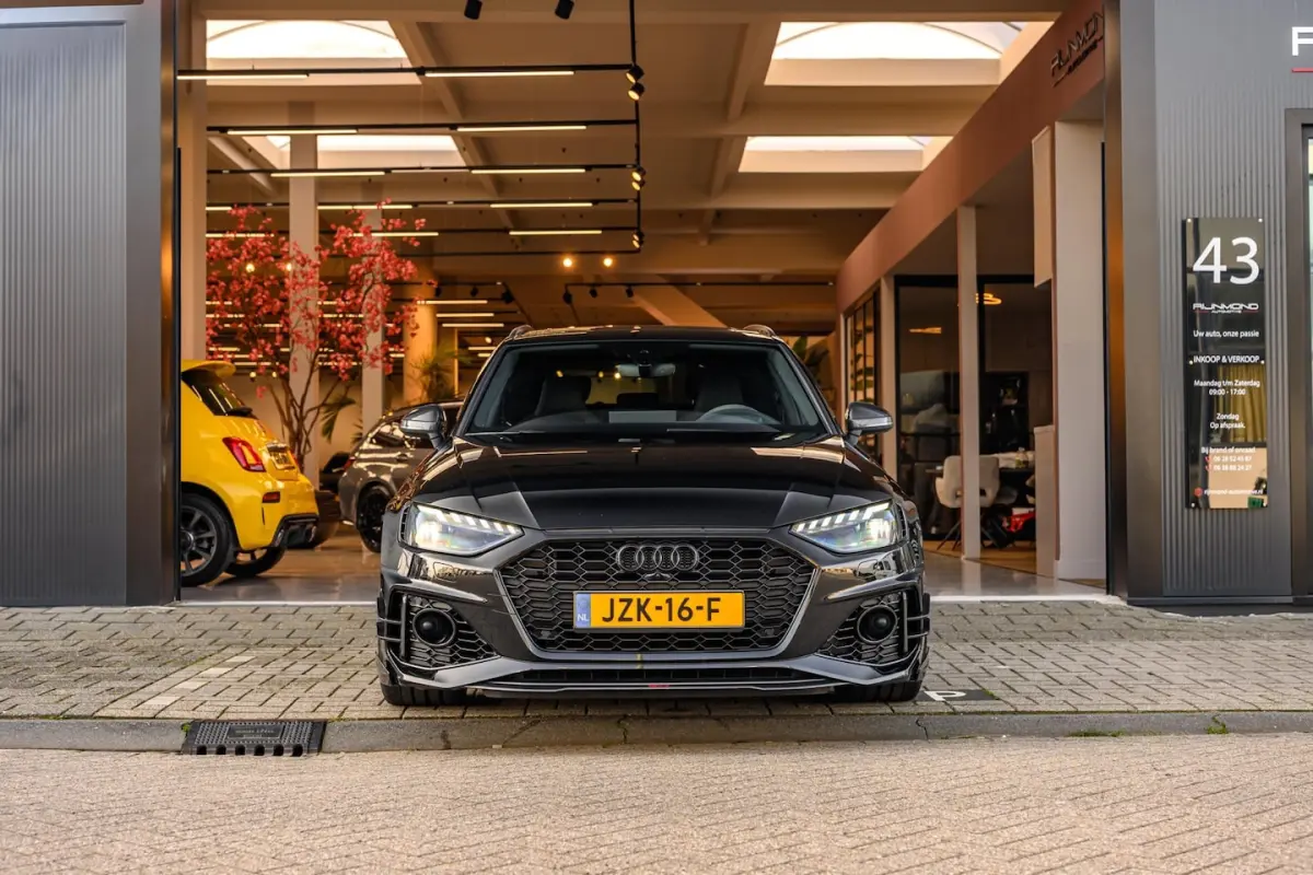 2.9 TFSI RS4 - X Abt 1/60 Quattro|530PK|Keramisch|Pano|Carbon|360-Camera|Massage