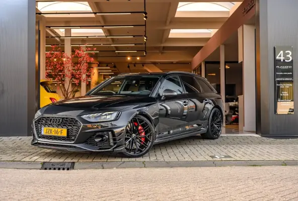 2.9 TFSI RS4 - X Abt 1/60 Quattro|530PK|Keramisch|Pano|Carbon|360-Camera|Massage