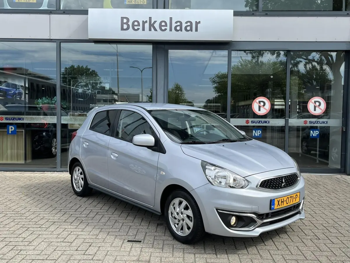1.0 Intense Automaat | Airco | Bluetooth Telefoonvoorbereiding | Achteruitrijcamera |