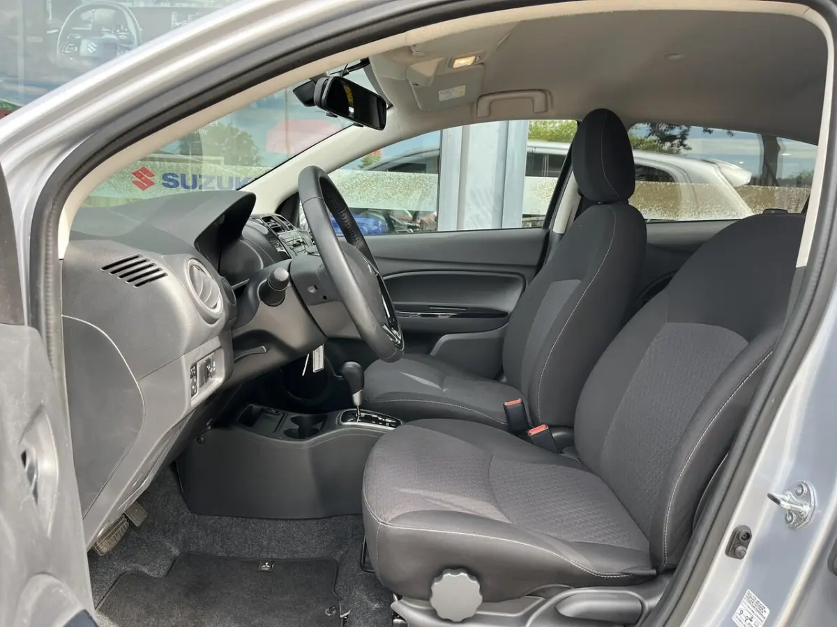 1.0 Intense Automaat | Airco | Bluetooth Telefoonvoorbereiding | Achteruitrijcamera |
