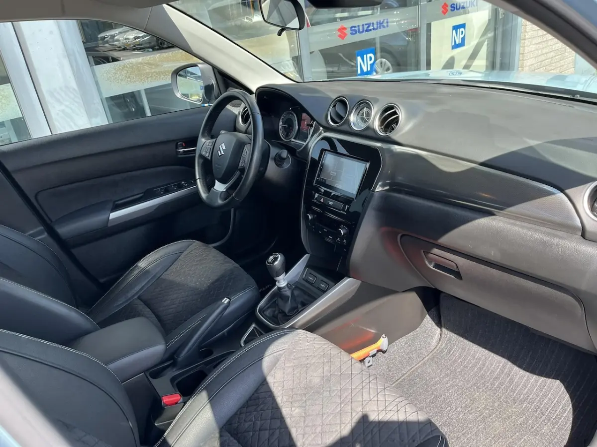 1.4 Boosterjet Style Smart Hybrid | Trekhaak Afneembaar | Volwaardig Reservewiel | 1500kg