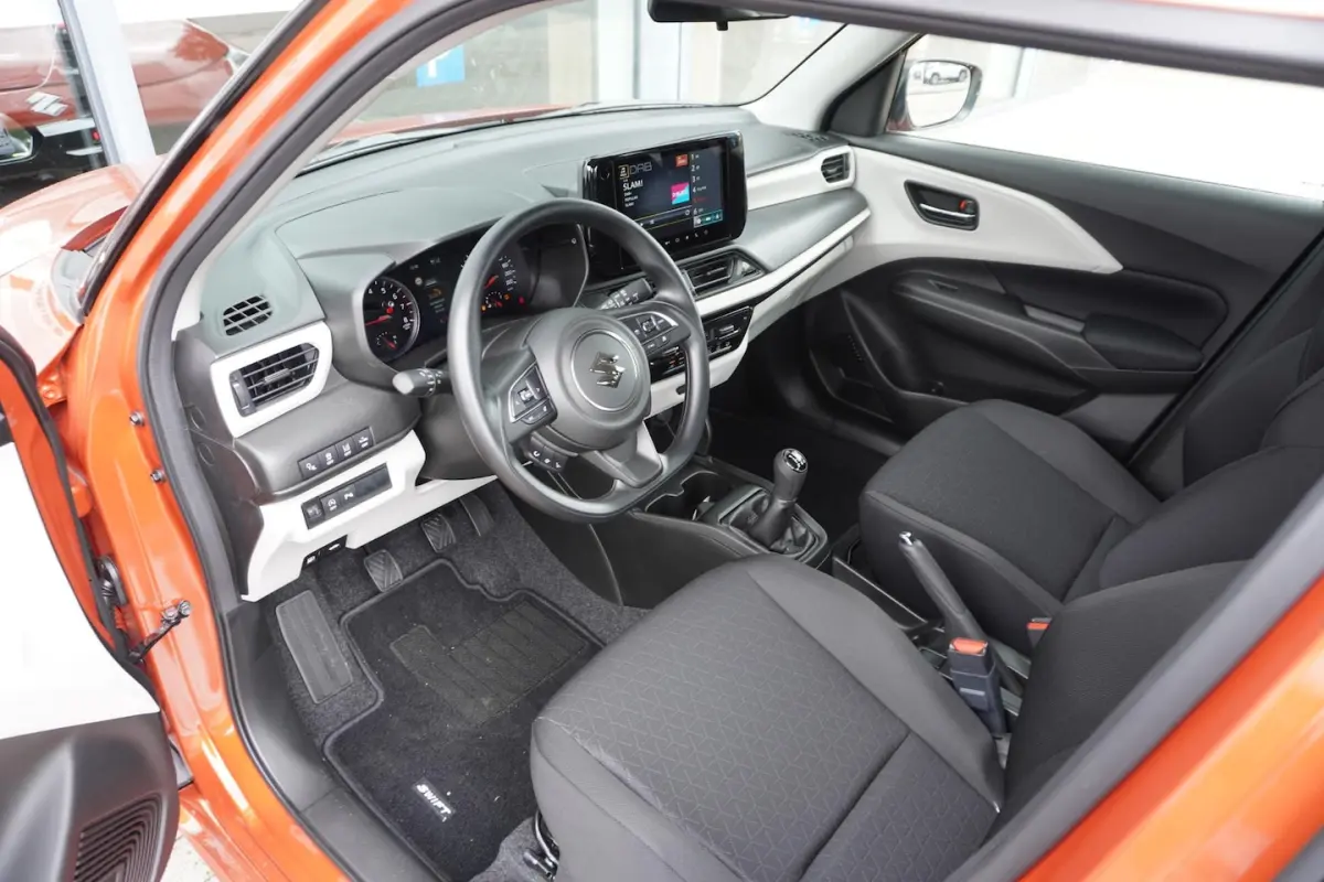 1.2 Comfort Smart Hybrid | WK Deal rijklaar â¬ 21.499, - | Oranje boven |