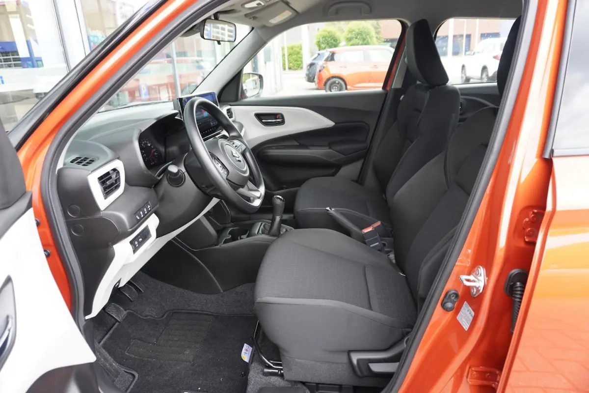 1.2 Comfort Smart Hybrid | WK Deal rijklaar â¬ 21.499, - | Oranje boven |