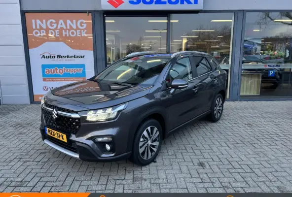 1.4 Boosterjet Style Hybrid | Automaat | DEMO DEAL | Panoramisch schuifdak|