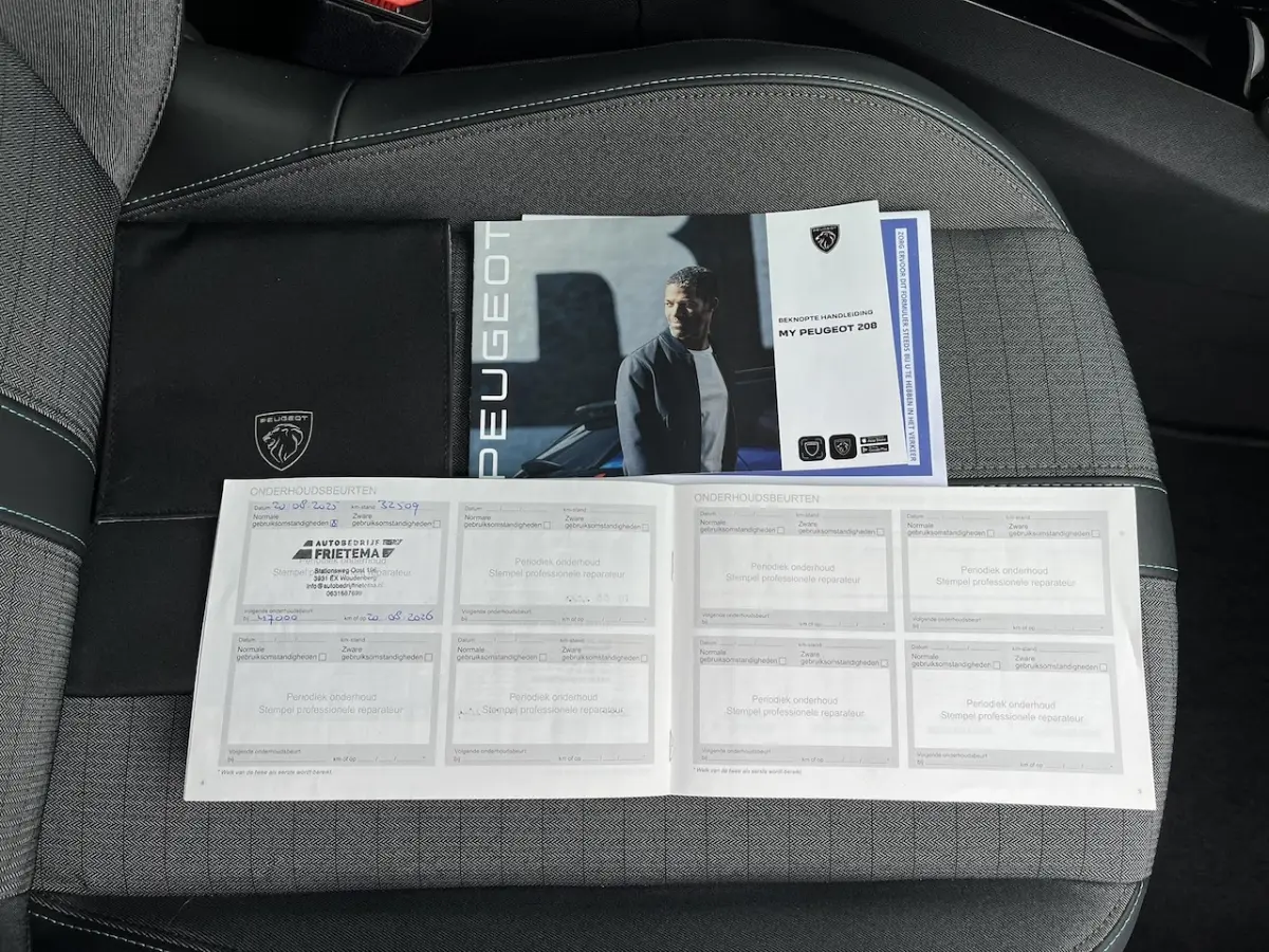 1.2 Allure Pack | Automaat | Keyless | Navigatie | Stoelverwarming |