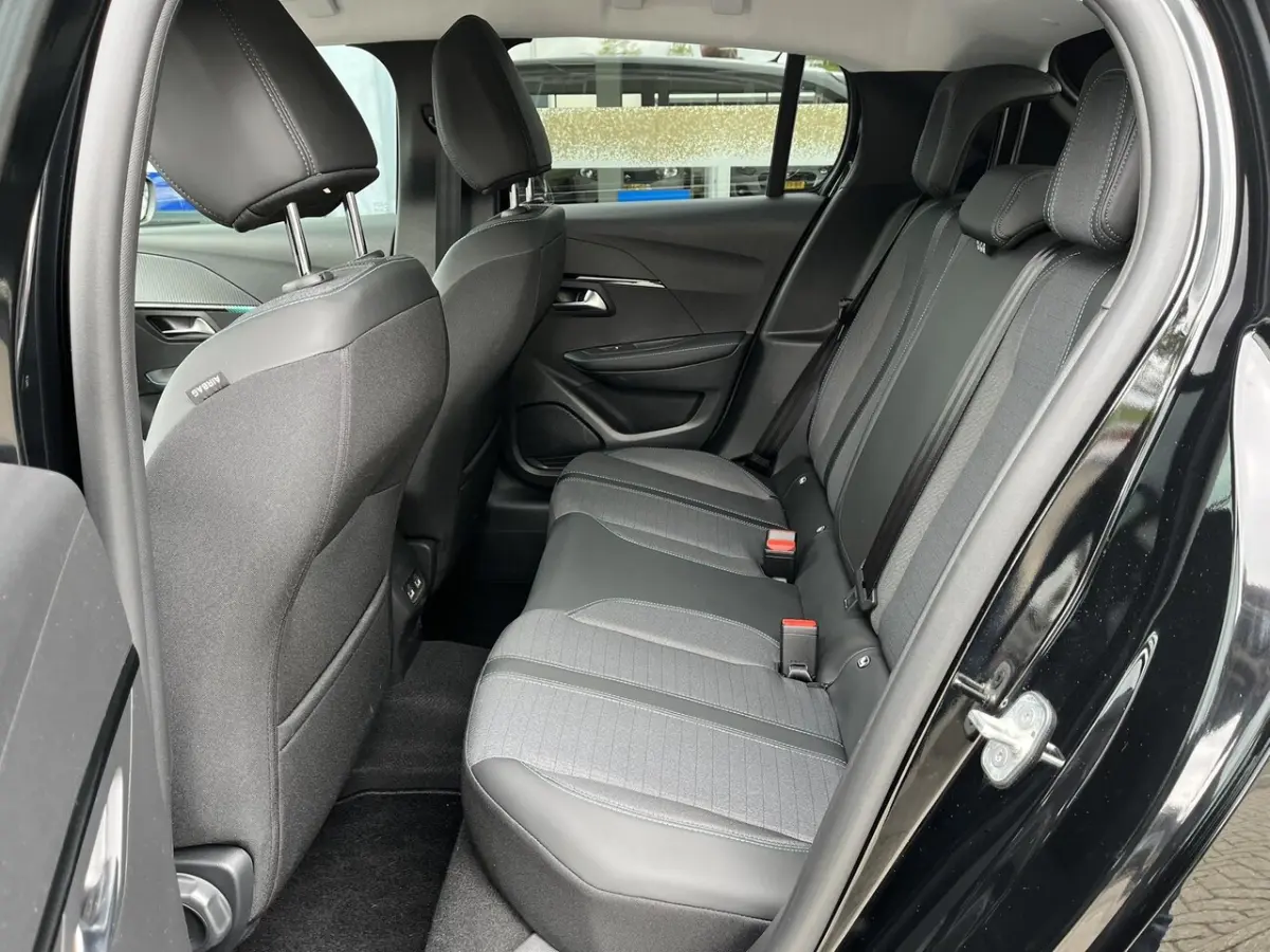 1.2 Allure Pack | Automaat | Keyless | Navigatie | Stoelverwarming |
