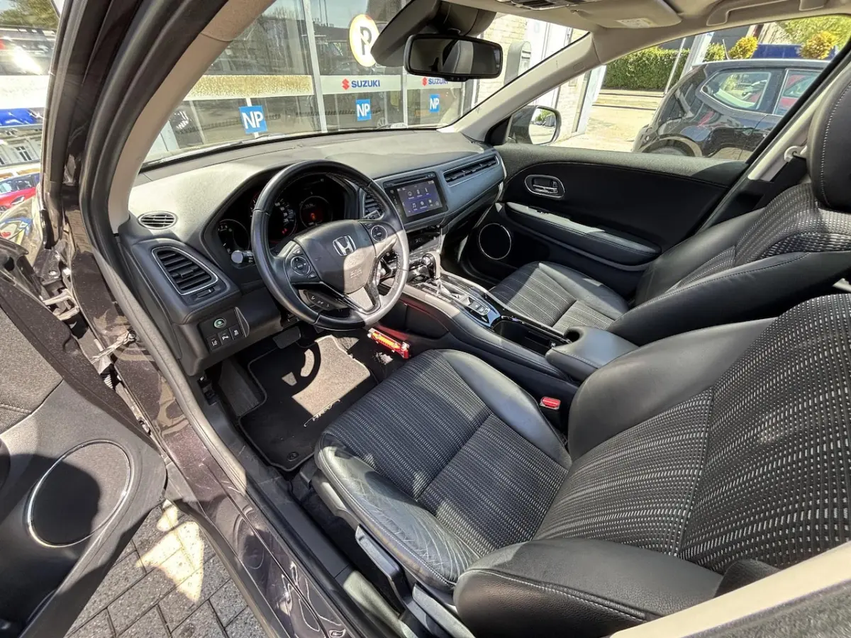 1.5 i-VTEC Executive Automaat | Trekhaak | Panoramisch Schuif-Kanteldak |