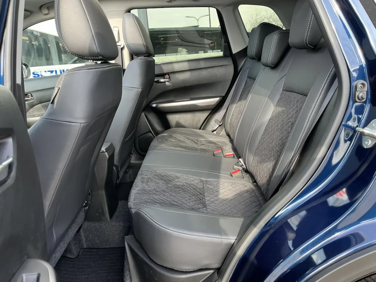1.4 Boosterjet Smart Hybrid Select Nieuw, Rijklaar inclusief Metallic voor â¬ 29.999, =